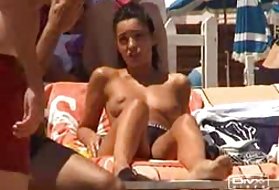 Go, go teen plaži babes - voajer porno slike silver