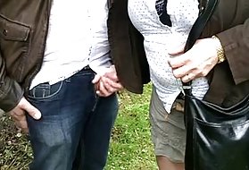 Porno sajt žena uživati sa strancima su stranci