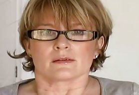 Droga kćer porno čini putu (nonude masturbacija)
