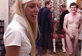 Grupa deda jebeno mlađa plavuša orgazme devojke porno videa